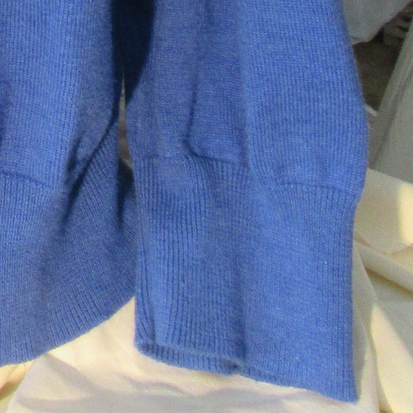 Gorgeous Deep Blue Accent Sweater / Size 2X / Cotton Rayon - Picture 8 of 9